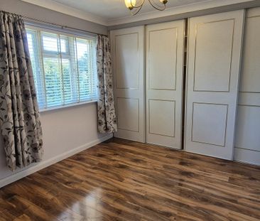 Medlock Crescent - Photo 2