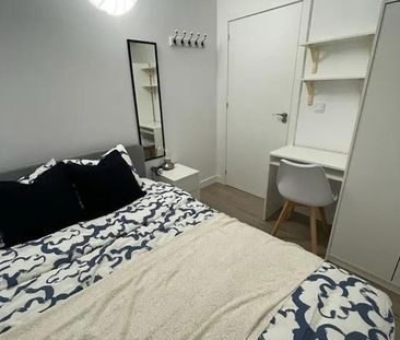 Carrer dAlmoines, Valencia, Valencian Community 46018 - Photo 4