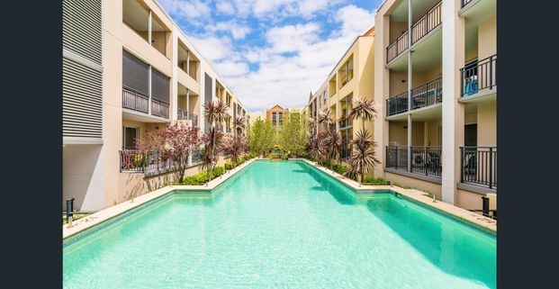 UNFURNISHED 2 BEDROOM, 2 BATHROOM IN THE HEART OF NORTHBRIDGE! - Photo 1