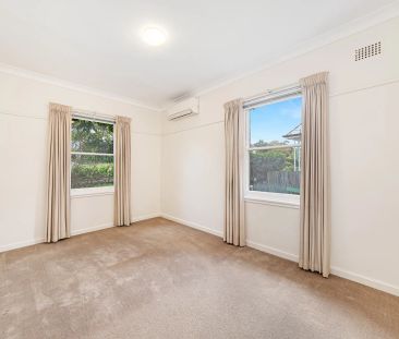 Charming Family Home with Large Backyard - Photo 2