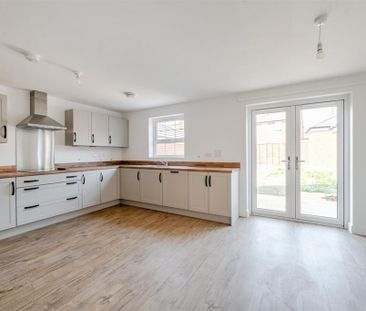 4 bedroom detached house to rent - Photo 5