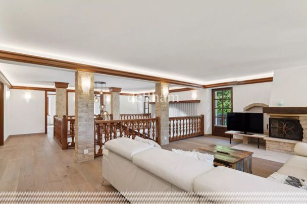 Propriété unique rénovée de 311m² au cur de la nature - Foto 1