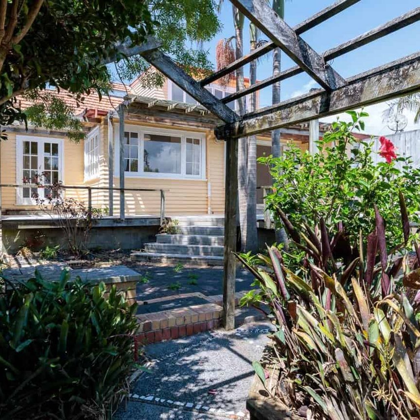 Discover Character and Coastal Living - Photo 1