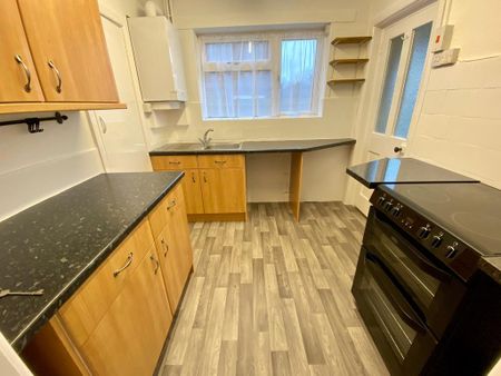 3 bedroom semi-detached house to rent - Photo 3