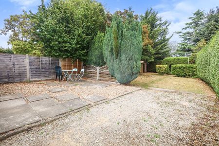 Ensbury Park Road, Bournemouth - Photo 4