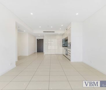 North-facing one bedroom at Platinum - Photo 4