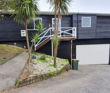 Charming Birkenhead 3BR Gem with Deck - Photo 5
