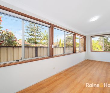 Renovated Three-bedroom Plus One Study Room House in the central of... - Photo 1