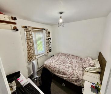 4 Bedroom Semi Detached To Let - Photo 1