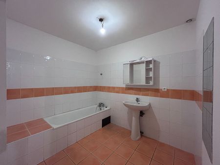 Location Appartement 4 pièces 97m² - Photo 3