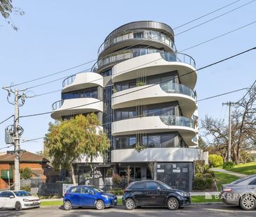 Luxurious Fully Furnished Apartment - Photo 3