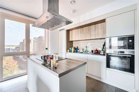A two bedroom apartment to rent in Verto - Reading's popular residential building, with a balcony, residents gym and an exceptional standard of presentation. - Photo 5