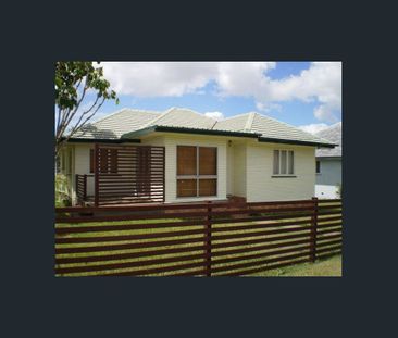 Well-Maintained Three-Bedroom Home in Convenient Carina Location - Photo 6