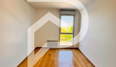 Appartement 4 pièces 88m2 REIMS 1 230 euros - Photo 3