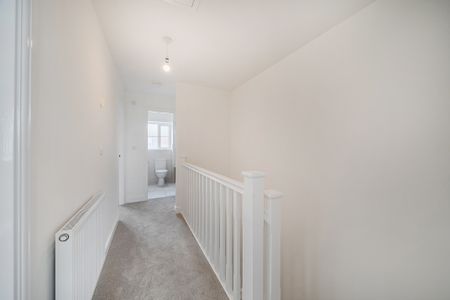 Upton Hall Crescent, Upton - Photo 4