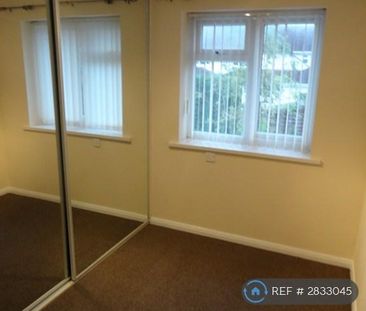 3 bedroom semi-detached house to rent - Photo 3