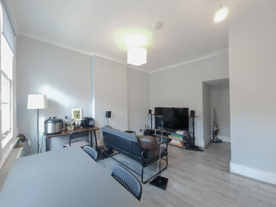 Two double Bedroom Flat – Station Road, Edgware, HA8 - Photo 1