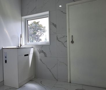 Spacious Family Home in Blockhouse Bay - Photo 2