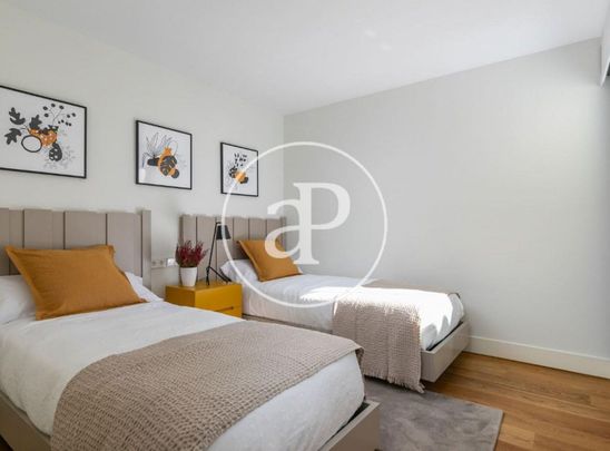 Flat with views for rent in Goya (Madrid) - Photo 1