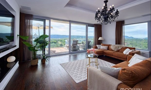 Veľkometrážny, luxusný 4 izbový byt v celkovej výmere 220 m2 s nadštandardnou terasou v projekte Condominium Renaissance - Photo 1