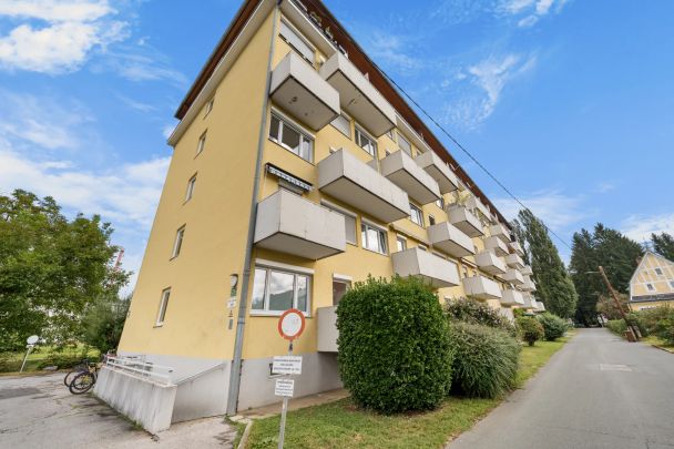 Sofort einziehen und wohlfühlen: Möblierte 2-Zimmer-Wohnung mit Balkon - Photo 1