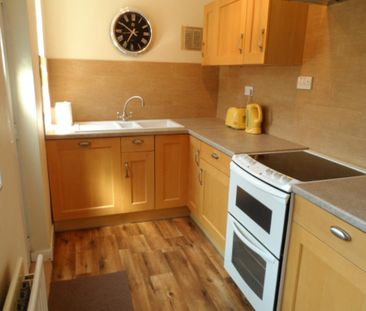 2 bedroom terraced house to rent - Photo 1