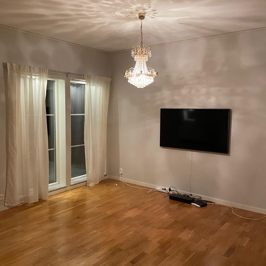 Lövbrunnavägen, Täby - Photo 1