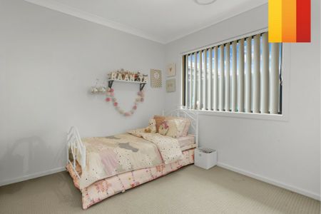 Beautiful 4 Bedroom Home - Great Location! - Photo 4