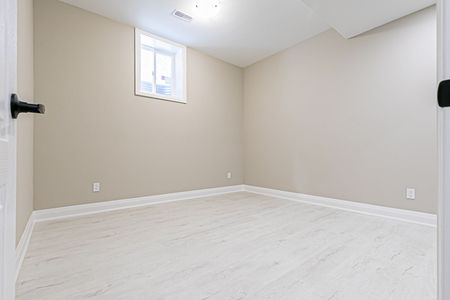 For Lease - 747 Langford Boulevard Unit# B, Bradford West Gwillimbury, Ontario - Photo 2