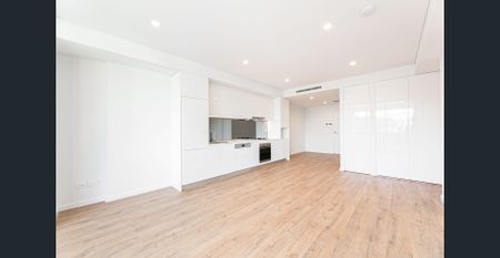 Boutique 1 Bedroom apartment with storage galore - Photo 3