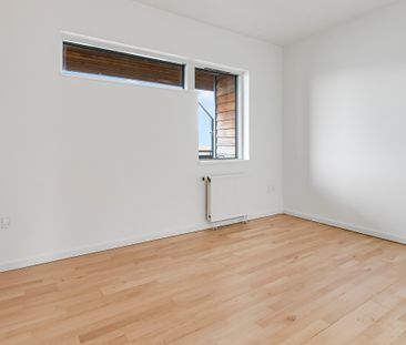 Flot renoveret lejlighed med altan - Foto 5