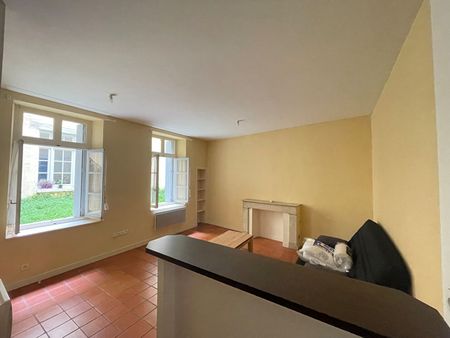 Location Appartement 1 pièce 30m² - Photo 2