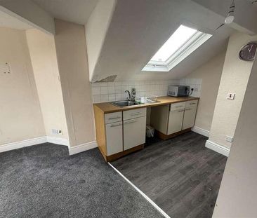 Station Road, Old Colwyn, LL29 - Photo 3