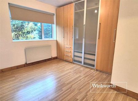 Armstrong Crescent, New Barnet, EN4 - Photo 4