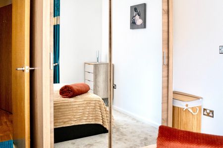 1 Bed Flat, Ability Place, E14 - Photo 5
