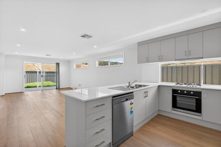 Open the door to contemporary comfort - Photo 4