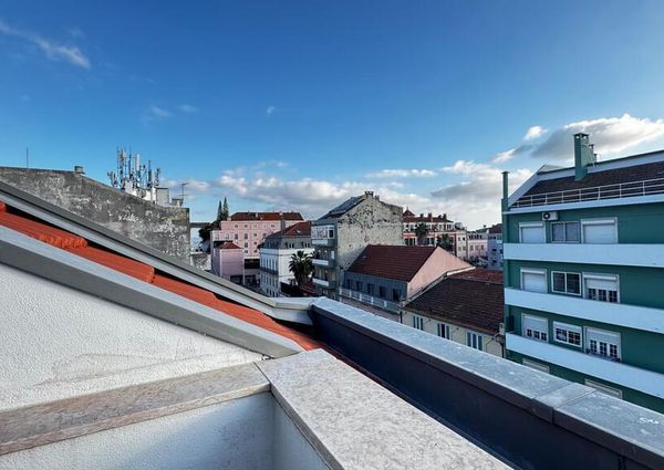 1 Bedroom Apartment with a view, Lapa, Lisboa