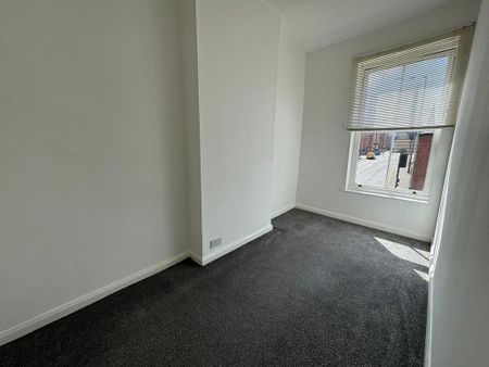 2 bedroom maisonette to rent - Photo 4