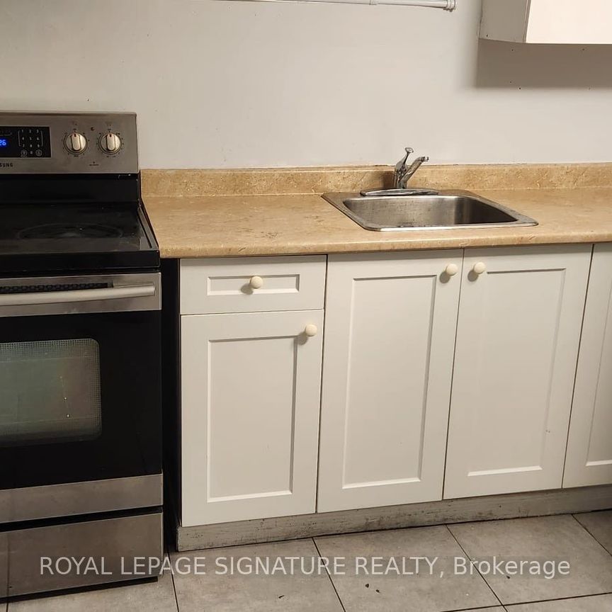 For Lease - 3443 Queenston Drive Unit# Lower, Mississauga, Ontario - Photo 1