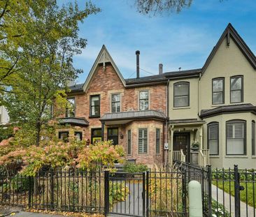 30 Bernard Avenue, ON, Toronto - Photo 2