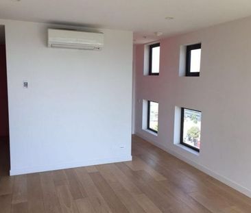 Convenient Cityside Living in the Heart of Southbank - Photo 6