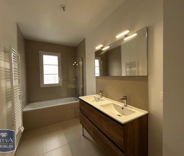 Location Maison 5 pièces 105m² LE TEIL 07400 - Photo 2