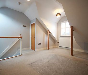 3 Bedroom Terraced To Let - Photo 4