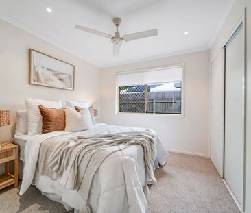 Spacious Family Home with Pool in Peaceful Old Orchard Estate - Photo 4