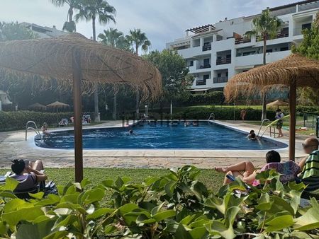 Alquiler de piso en Avenida Descubrimiento, 1 - Photo 4