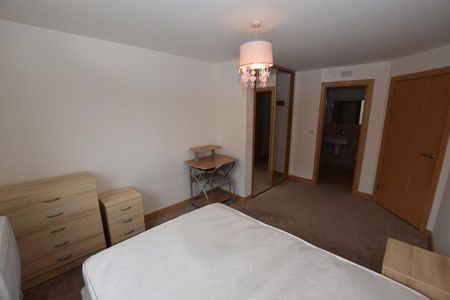 2 bedroom apartment to rent - Photo 4