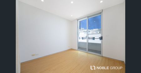 Three large Balconies, T/H style Apartment - Photo 3