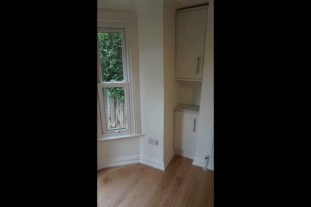 1 Bed Flat, Adelaide Ave, SE4 - Photo 2