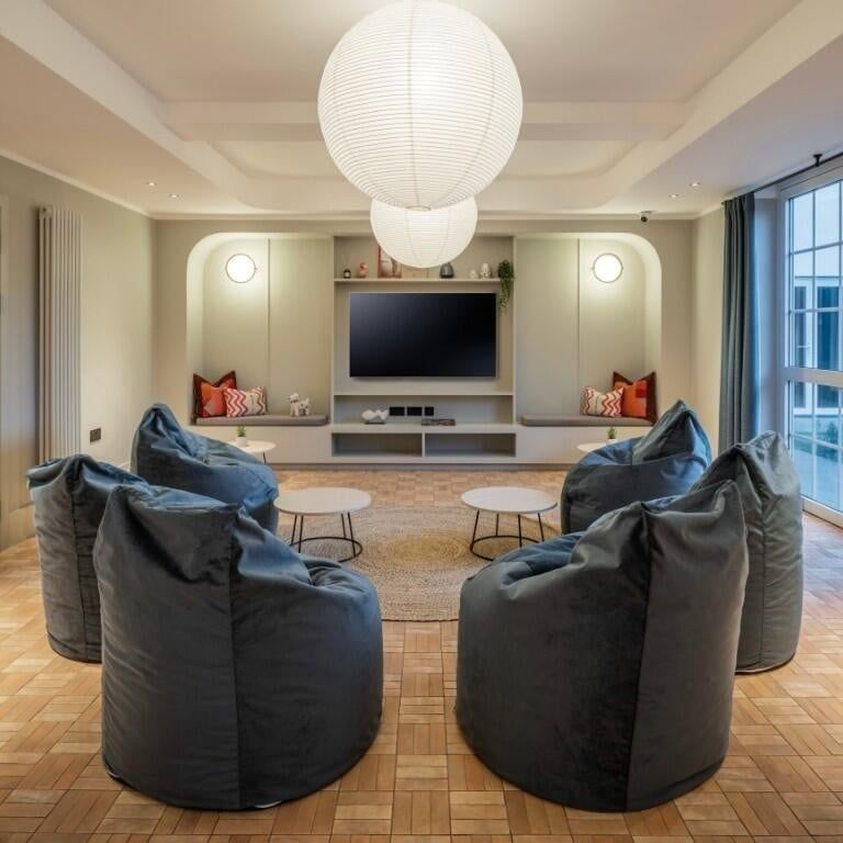 Studio Flat, Augustus Road, SW19 - Photo 1