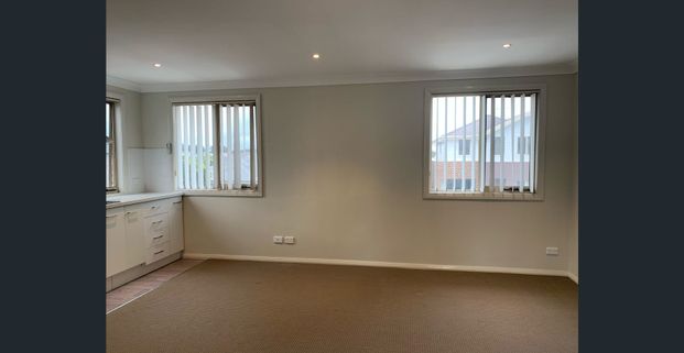 Modern Studio - Photo 1